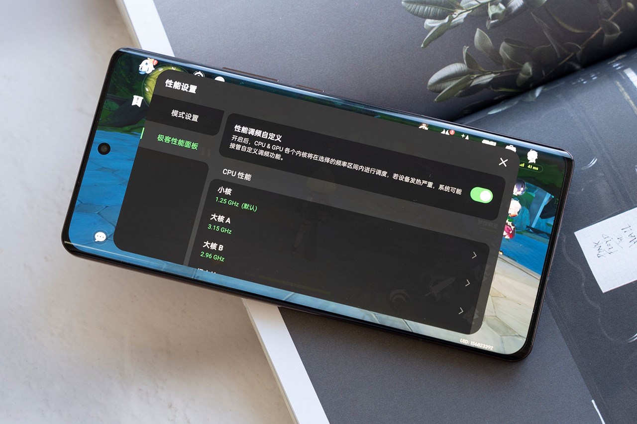 Với Snapdragon 8 Gen 4 thì realme GT6 Pro sẽ khiến bạn không phải lo lắng về hiệu năng (ảnh minh họa: realme GT5 Pro). Nguồn: Vopmart.