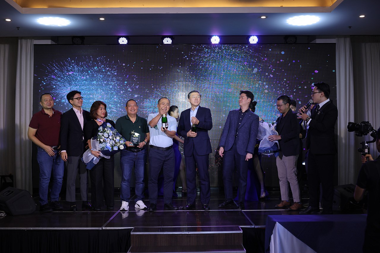  Đây là một dịp đặc biệt để chúng ta cùng nhau nhìn lại quá trình hình thành một đối tác, một người bạn tâm giao giữa Thế Giới Di Động và Samsung