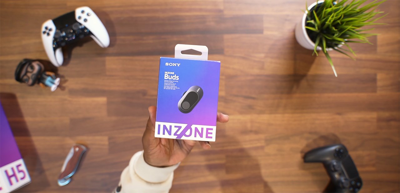 Hộp đựng Sony INZONE Buds được thiết kế rất bắt mắt.