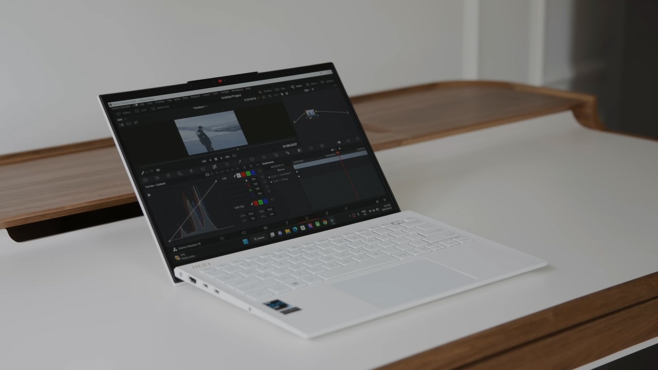 MSI Prestige 13 EVO sử dụng nhân đồ họa tích hợp Intel Iris Xe Graphics