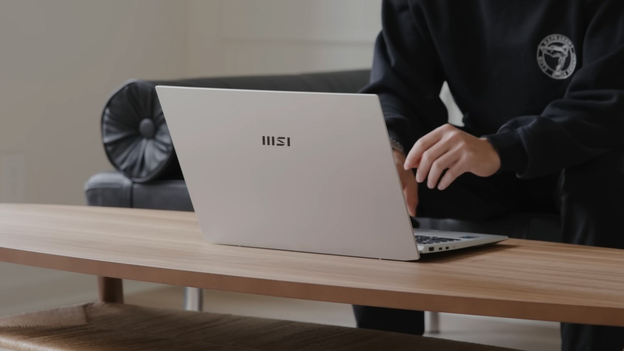 MSI Prestige 13 EVO có giá từ 1.499 USD (khoảng 36.38 triệu đồng)