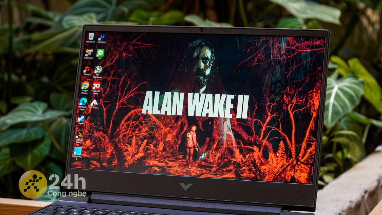 HP VICTUS 15 fa1139TX có thể mang lại không gian yên tĩnh để bạn làm việc và chơi game. HP VICTUS 15 fa1139TX có thể mang lại không gian yên tĩnh để bạn làm việc và chơi game.