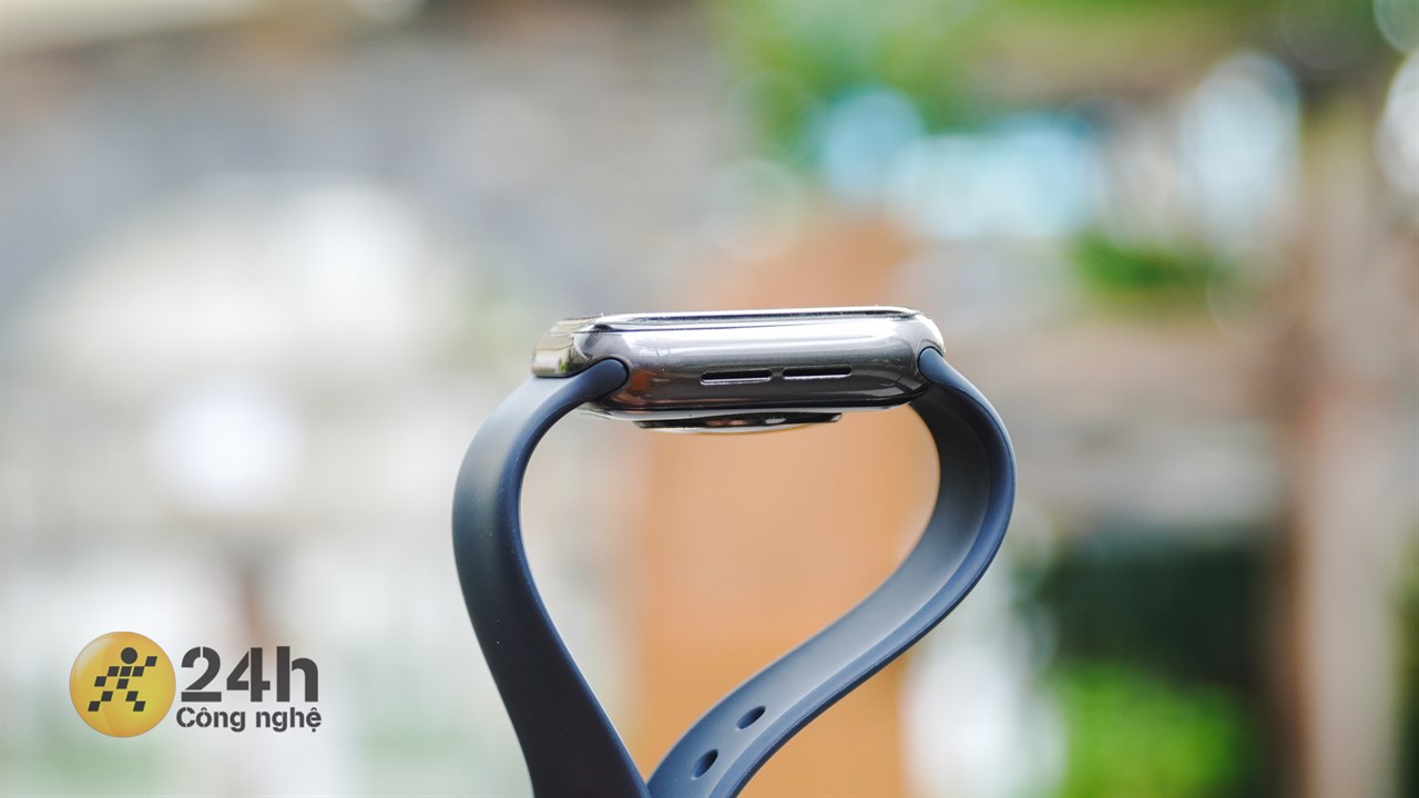 Khung viền nhôm giúp tăng độ bền, chống va đập tốt