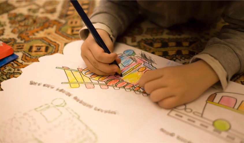 Bé được phát triển toàn diện hơn khi tô màu 