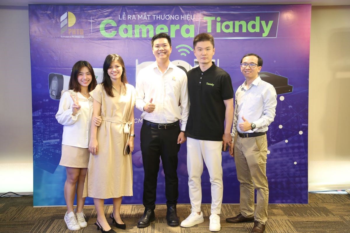 PHTD cùng Tiandy ký kết hợp tác với Thế Giới Di Động trong việc mở bán và phân phối (Ảnh: Lao Động Trẻ