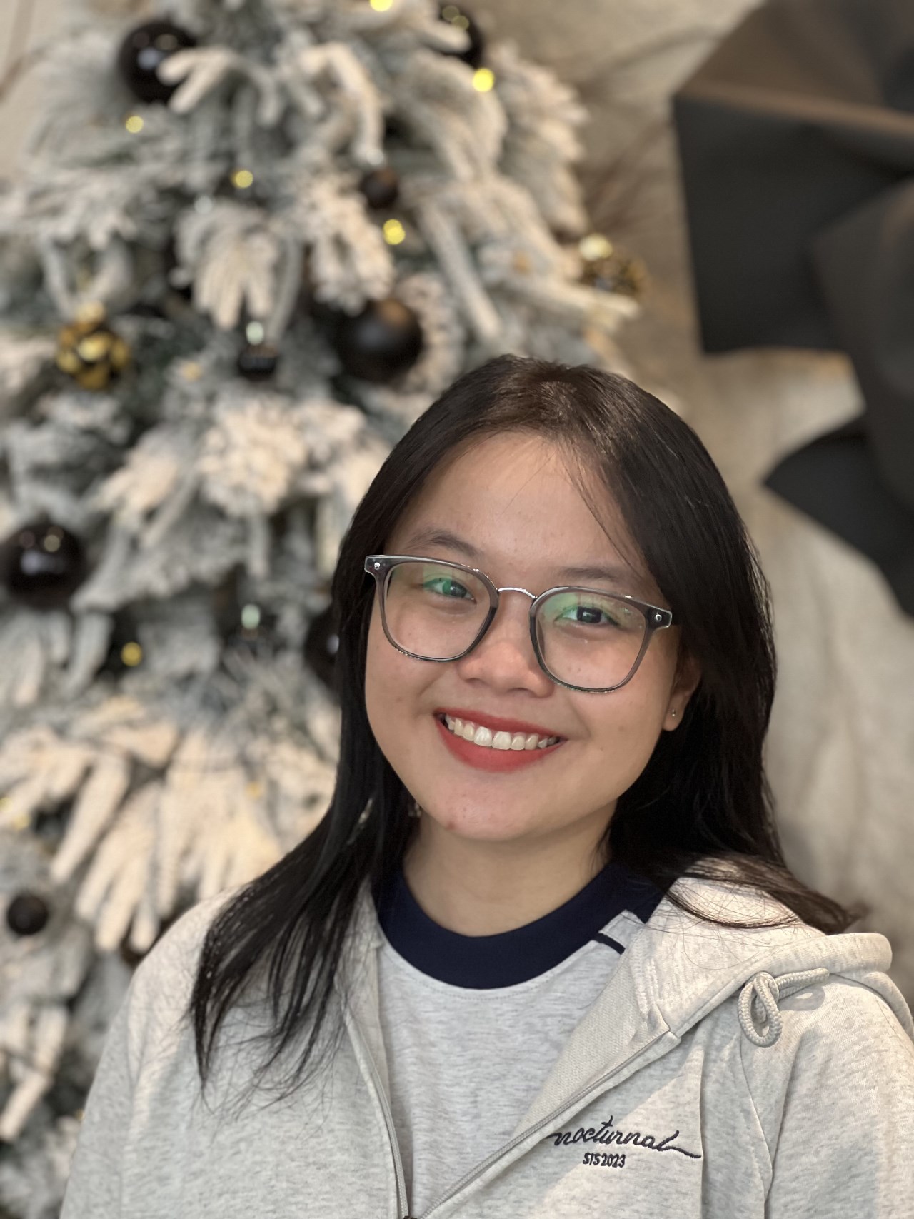 Ảnh chụp chân dung xóa phông ở mức thu phóng 1x từ camera của iPhone 13 Pro. Ảnh chụp chân dung xóa phông ở mức thu phóng 1x từ camera của iPhone 13 Pro.