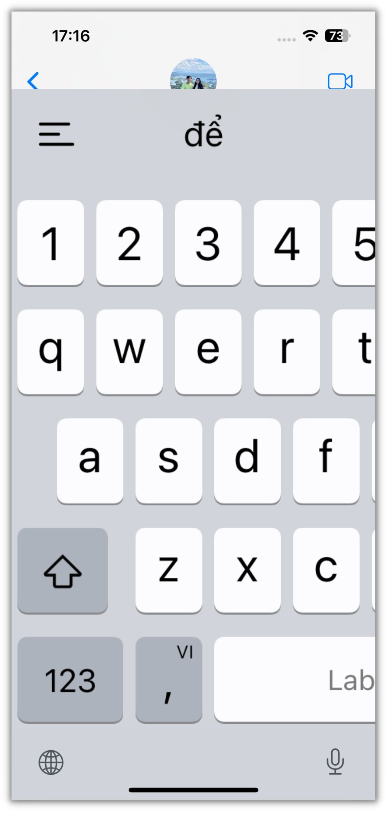 Đây là lỗi hiển thị bàn phím ở iOS 17.1.2 khi mình xoay iPhone 13 Pro (từ chiều ngang sang chiều dọc) . Đây là lỗi hiển thị bàn phím ở iOS 17.1.2 khi mình xoay iPhone 13 Pro (từ chiều ngang sang chiều dọc) .