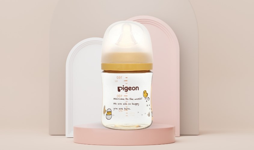 Bình sữa nhựa PPSU Pigeon Plus WN3 cổ rộng 160 ml - Hình gà con (0 - 3 tháng) Bình sữa nhựa PPSU Pigeon Plus WN3 cổ rộng 160 ml - Hình gà con (0 - 3 tháng)