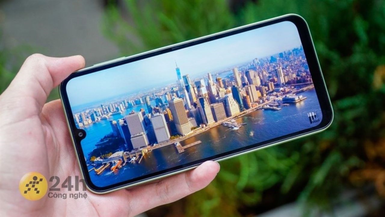Samsung Galaxy A25 có đáng mua? Siêu màn hình ở mức giá hạt dẻ! (Ảnh minh họa: Galaxy A24).