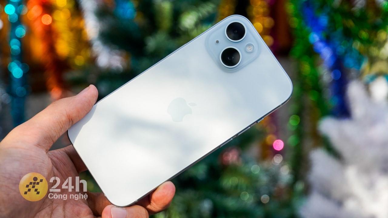 Hơn 2 năm ra mắt, iPhone 15 có còn đáng mua ở năm 2026 hay không? Hơn 2 năm ra mắt, iPhone 15 có còn đáng mua ở năm 2026 hay không?