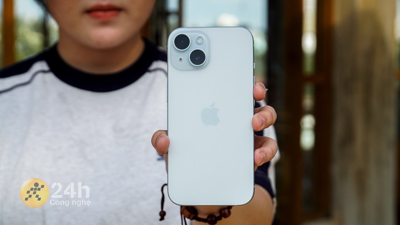 Hơn 2 năm ra mắt, iPhone 15 có còn đáng mua ở năm 2026 hay không? Hơn 2 năm ra mắt, iPhone 15 có còn đáng mua ở năm 2026 hay không?
