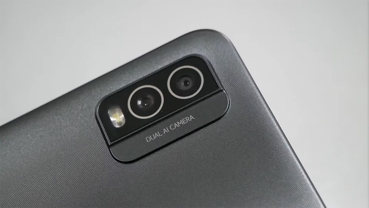 Cụm camera của Nokia C210 được thiết kế tương tự như nhiều sản phẩm khác của hãng. Nguồn: Varieties Teck.