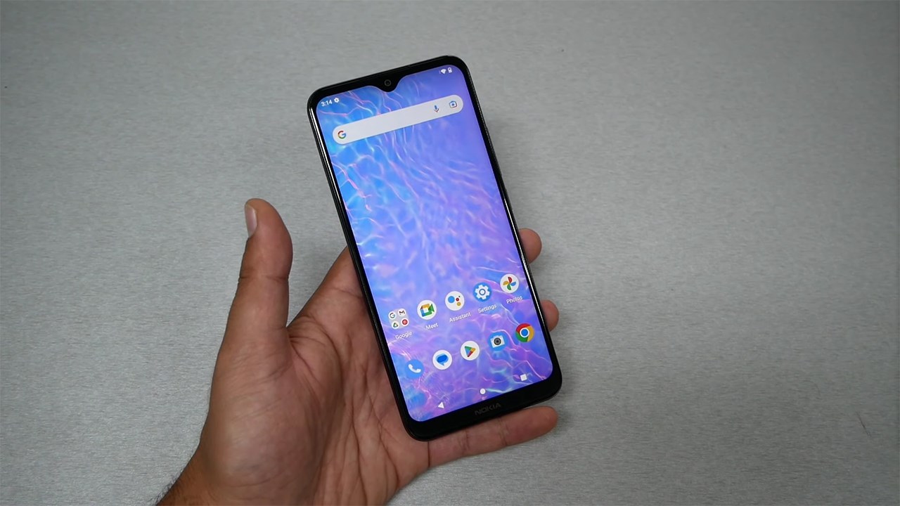 Nokia C210 còn có thể đáp ứng nhu cầu sử dụng cả ngày dài của người dùng với viên pin 3.000 mAh. Nguồn: Varieties Teck.