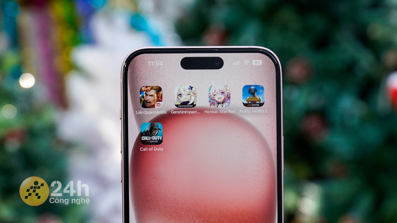 Cùng mình chiến game trên iPhone 15 Plus nha! Cùng mình chiến game trên iPhone 15 Plus nha!