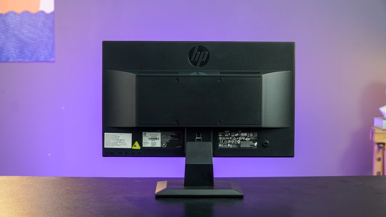 HP V20 được chế tác từ nhựa cao cấp với tông màu đen chủ đạo