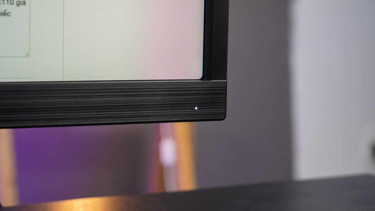 HP V20 có phần viền màn hình rất dày