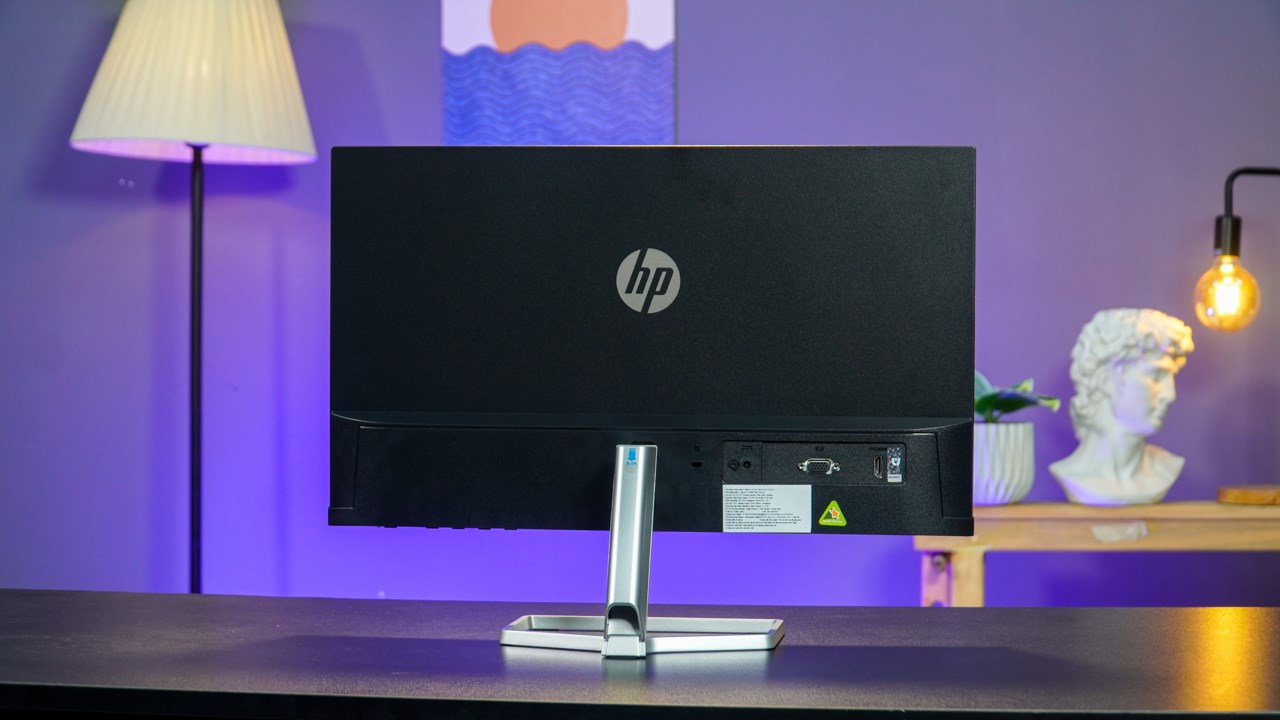 HP LCD M22f tương đối mỏng nhẹ nhưng lại được chế tạo từ chất liệu bên bỉ