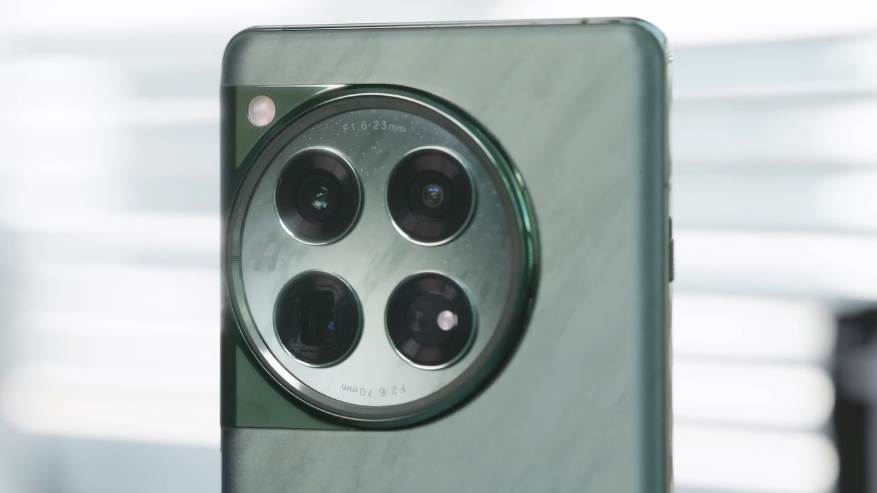 OnePlus 12 được trang bị bộ ba camera với thông số ấn tượng OnePlus 12 được trang bị bộ ba camera với thông số ấn tượng