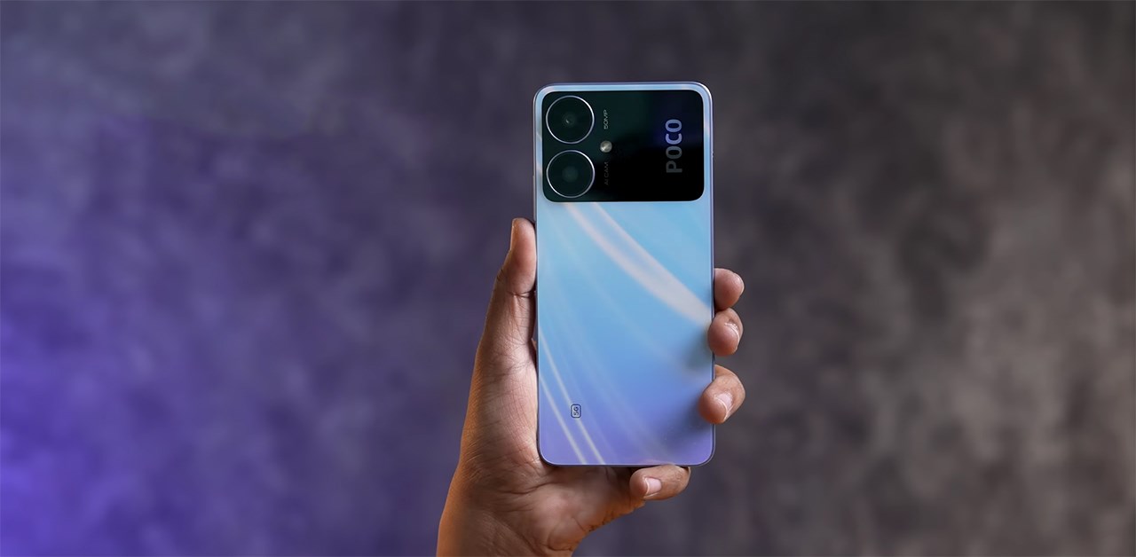 Cảm giác trên tay POCO M6 5G rất thoải mái. Nguồn: Trakin Tech.