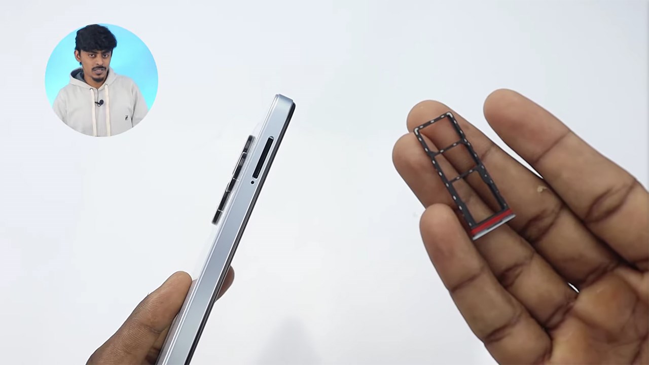 Cạnh trái của máy chứa khe cắm SIM.