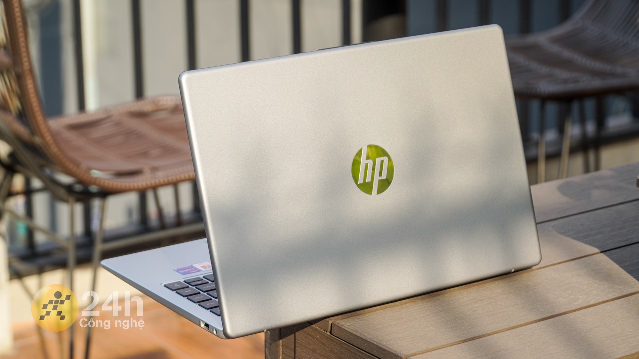 HP 240 G10 có giá từ 18.79 triệu đồng tại Thế Giới Di Động