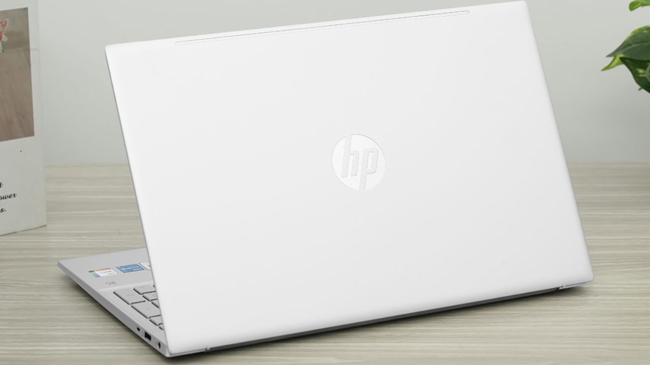 Deal sốc cuối năm - Laptop HP giảm đến 35%, giá chỉ từ 10.49 triệu