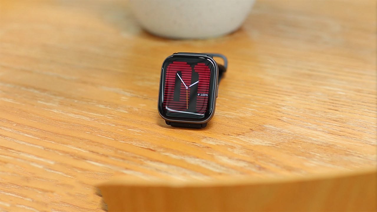 Amazfit Active là chiếc smartband rất ấn tượng của nhà Amazfit về thiết kế lẫn tính năng. Nguồn: Lim Reiview.