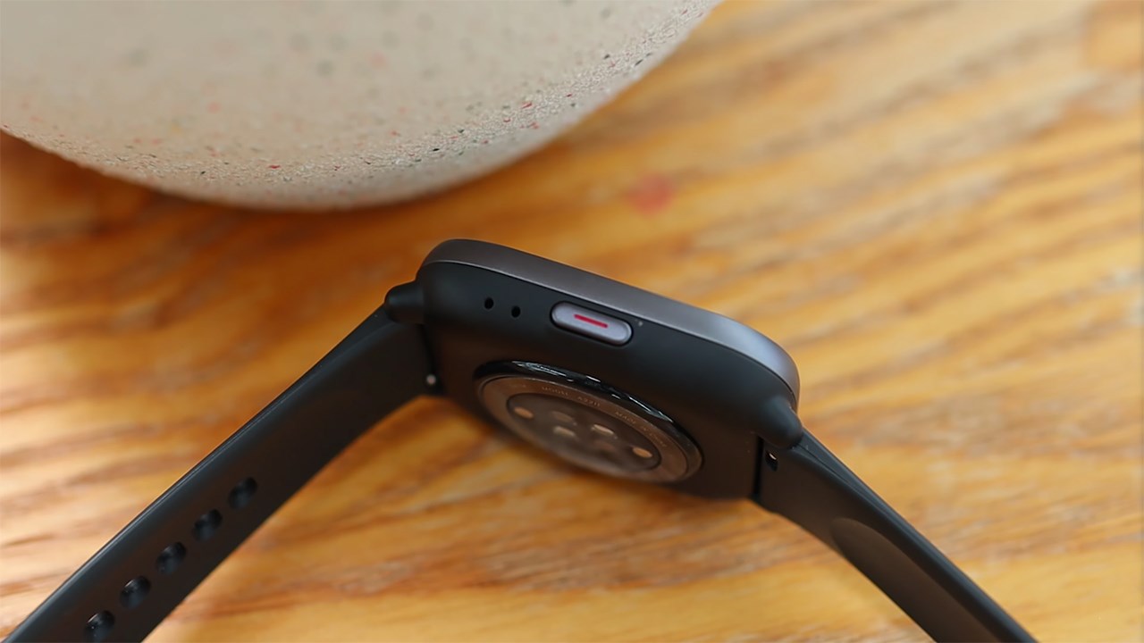 Amazfit Active chỉ có duy nhất 1 nút bấm vật lý. Nguồn: Lim Review.