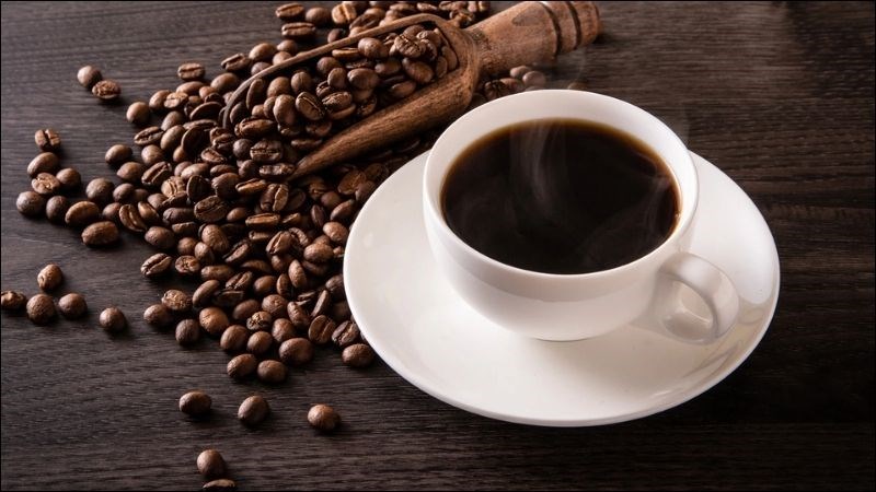 Cà phê giúp bạn thoát khỏi cơn buồn ngủ nhưng không làm giảm nồng độ cồn