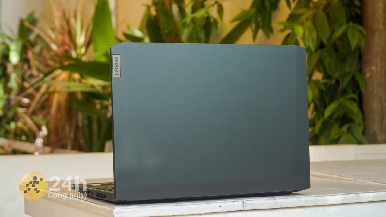 Lenovo Ideapad Gaming 3 15ACH16 sở hữu phong cách thiết kế tối giản quen thuộc của hãng trên các thiết bị gaming tầm trung. Lenovo Ideapad Gaming 3 15ACH16 sở hữu phong cách thiết kế tối giản quen thuộc của hãng trên các thiết bị gaming tầm trung.
