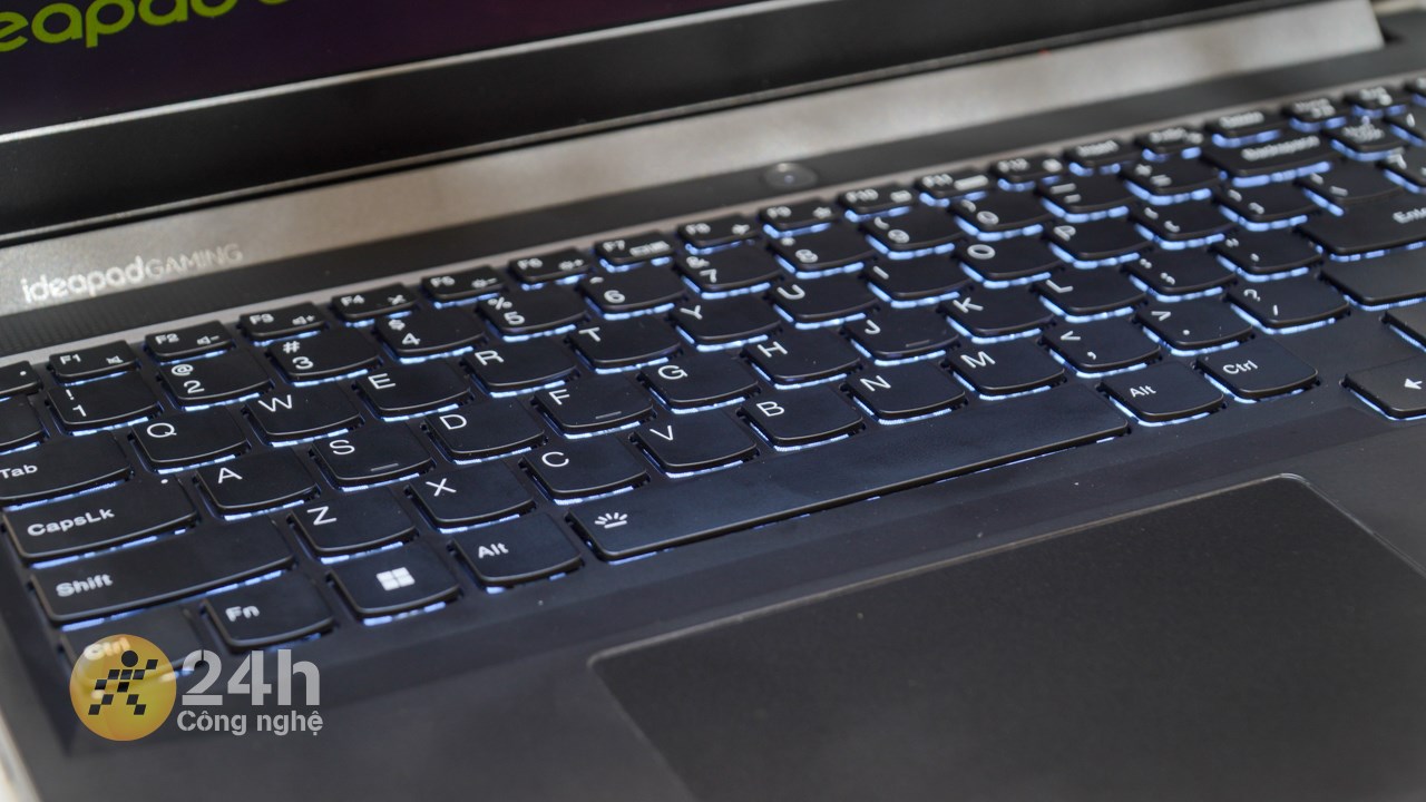 Chỉ hơi tiếc là Lenovo Ideapad Gaming 3 15ACH16 chỉ có đèn led đơn. Chỉ hơi tiếc là Lenovo Ideapad Gaming 3 15ACH16 chỉ có đèn led đơn.