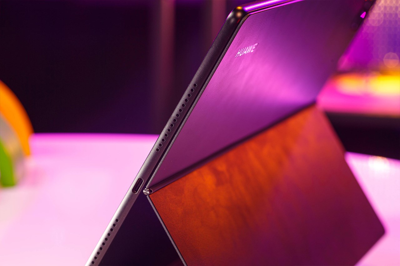 Huawei MatePad Pro 13.2 đáp ứng đủ ba tiêu chí mỏng, gọn, nhẹ. Nguồn: GSMArena Huawei MatePad Pro 13.2 đáp ứng đủ ba tiêu chí mỏng, gọn, nhẹ. Nguồn: GSMArena