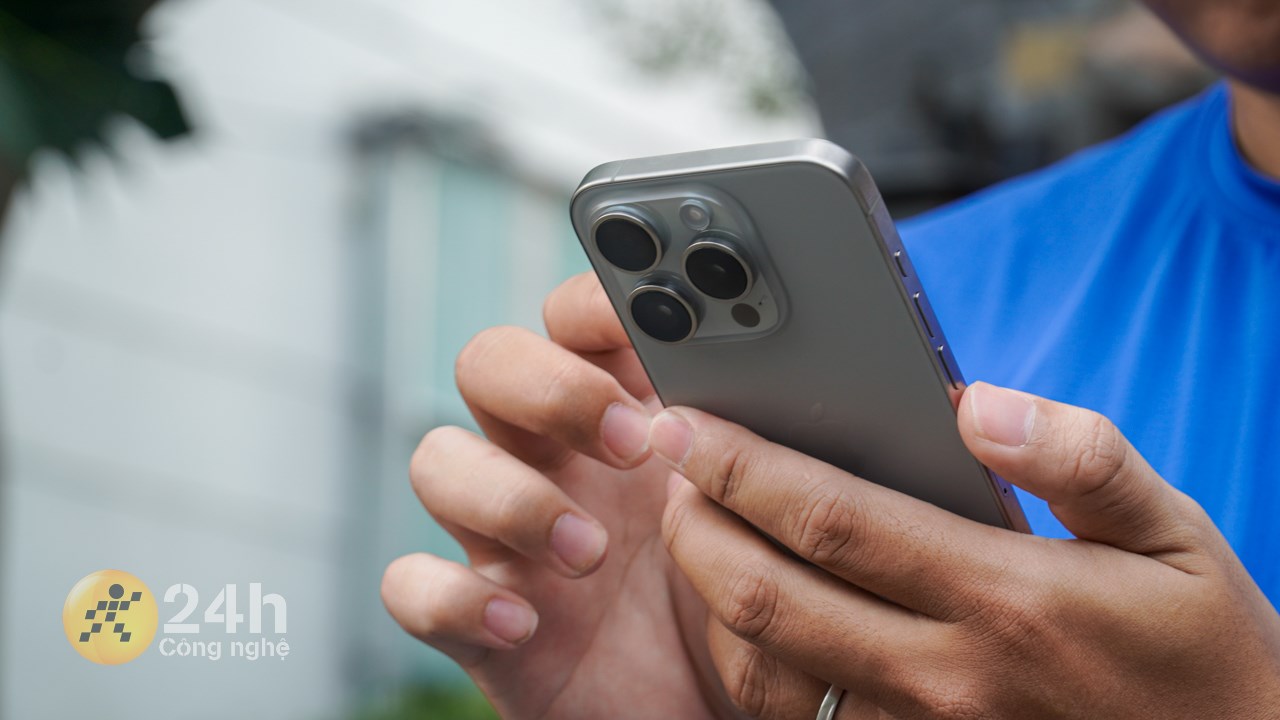 iPhone 15 Pro gặp vấn đề về nhiệt độ. iPhone 15 Pro gặp vấn đề về nhiệt độ.