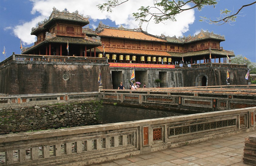 Đến cố đô Huế thăm thú các di sản