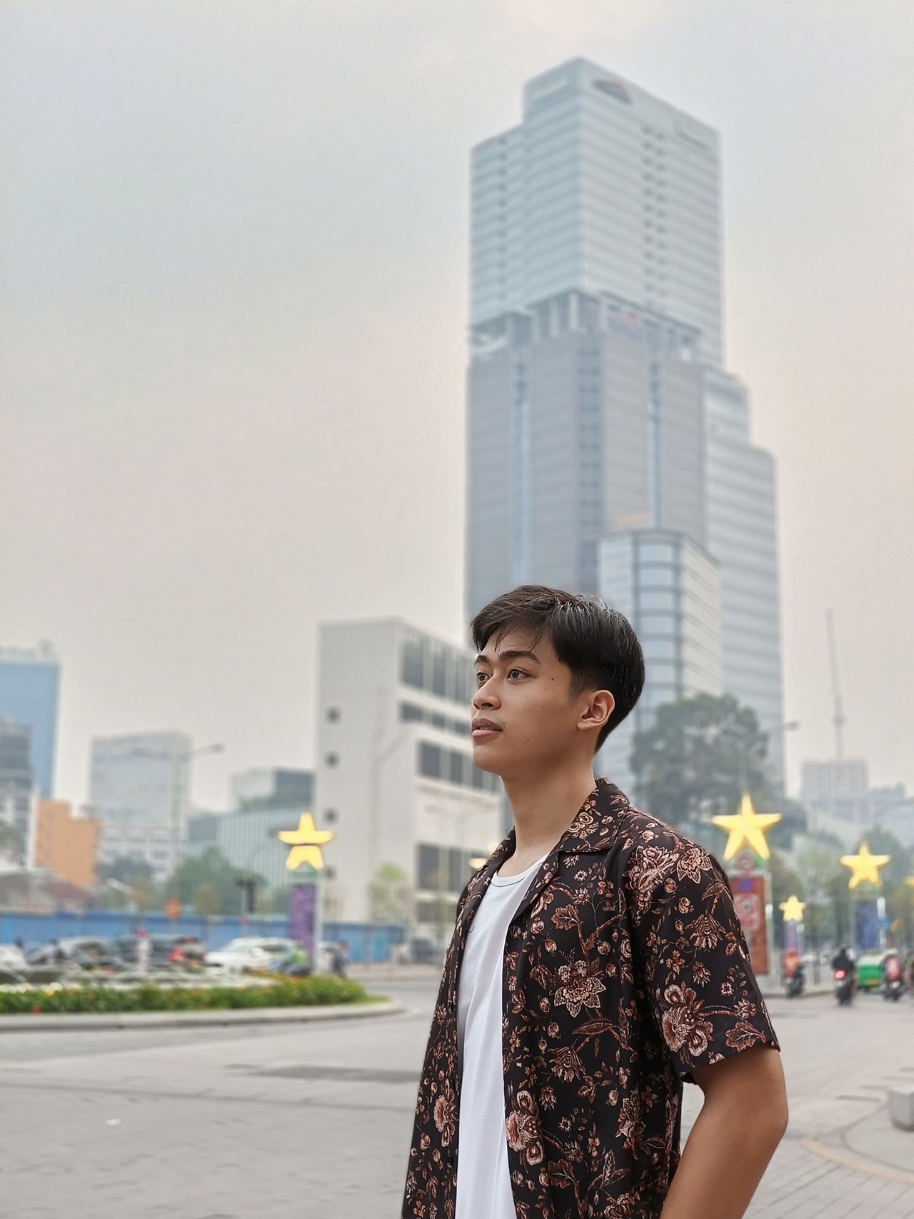 Ảnh chụp chân dung từ OPPO Reno11 5G cân bằng màu, độ tương phản rất tốt.