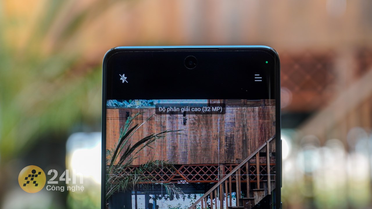 Trong khi đó, mức thu phóng 2x sẽ là 32 MP. Trong khi đó, mức thu phóng 2x sẽ là 32 MP.