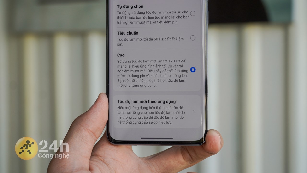 Màn hình của OPPO Reno11 Pro 5G hỗ trợ tần số quét 120 Hz.