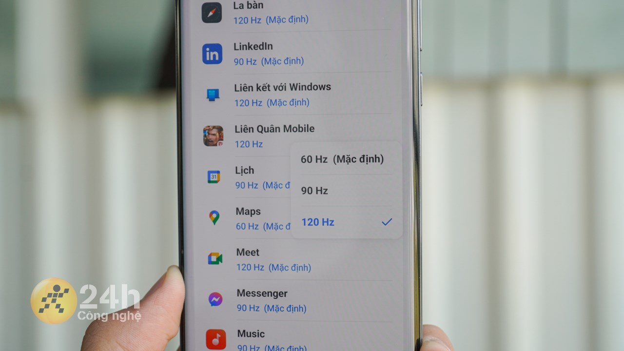 Tính năng điều chỉnh tốc độ làm mới theo từng ứng dụng trên OPPO Reno11 Pro 5G.