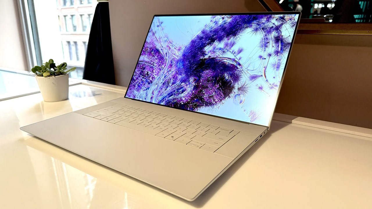 Với các mẫu Dell XPS 2024 kích thước lớn thì sẽ có thêm 2 màng loa ở 2 cạnh bên bàn phím. Nguồn: Mashable SE,