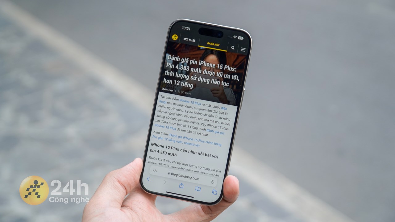 Thời lượng pin của iPhone 15 Pro ra sao khi sử dụng máy cho các tác vụ thông thường.