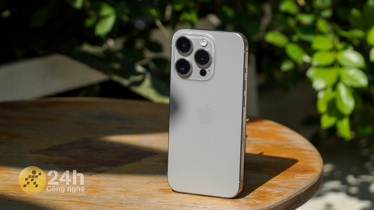 iPhone 15 Pro cho thời lượng sử dụng pin ở mức tốt