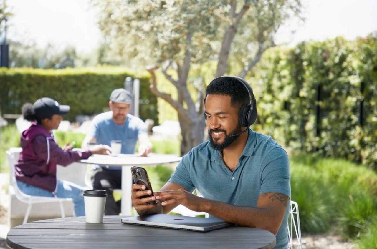 Tai nghe SoundForm Adapt Tai nghe SoundForm Adapt