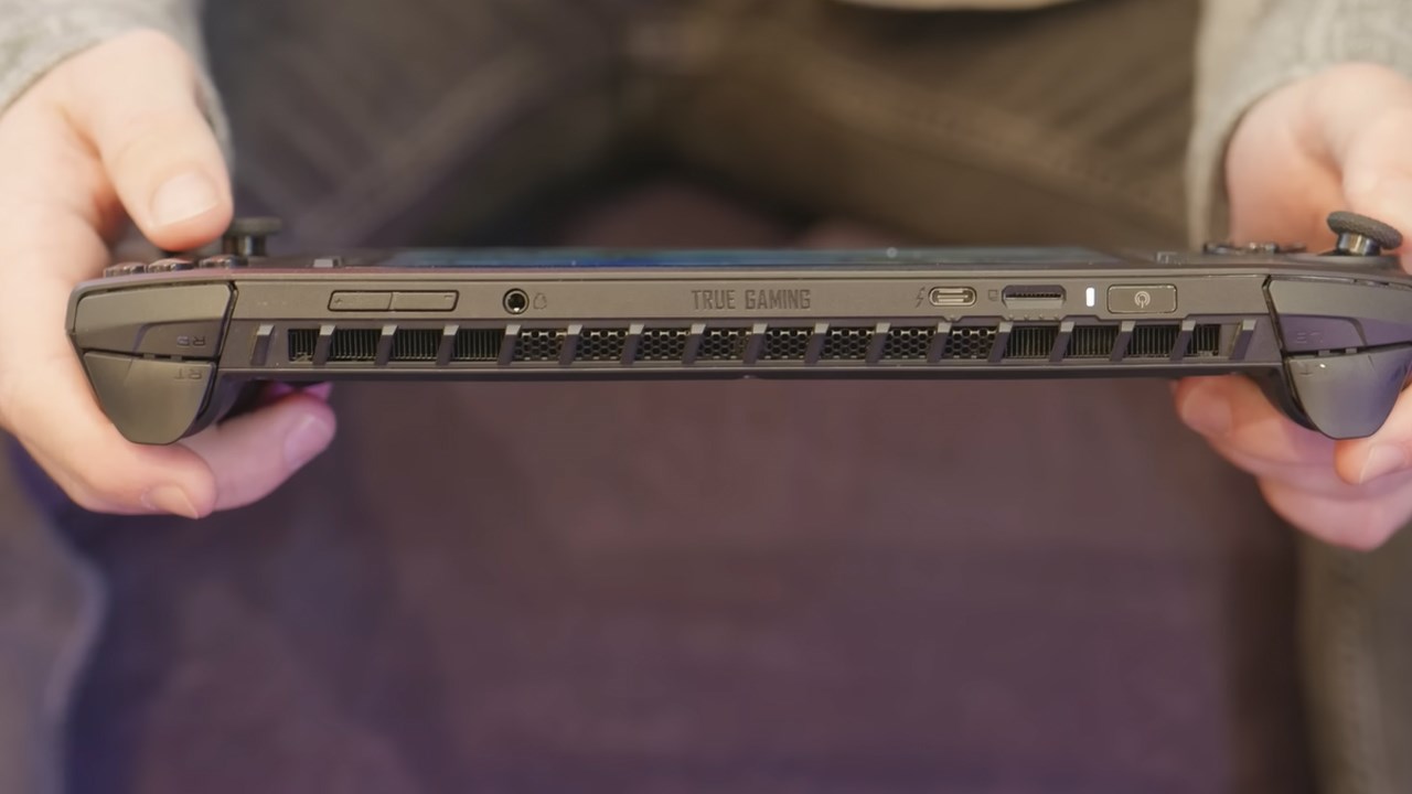 Cạnh trên của MSI Claw A1M với các nút chức năng và cổng kết nối