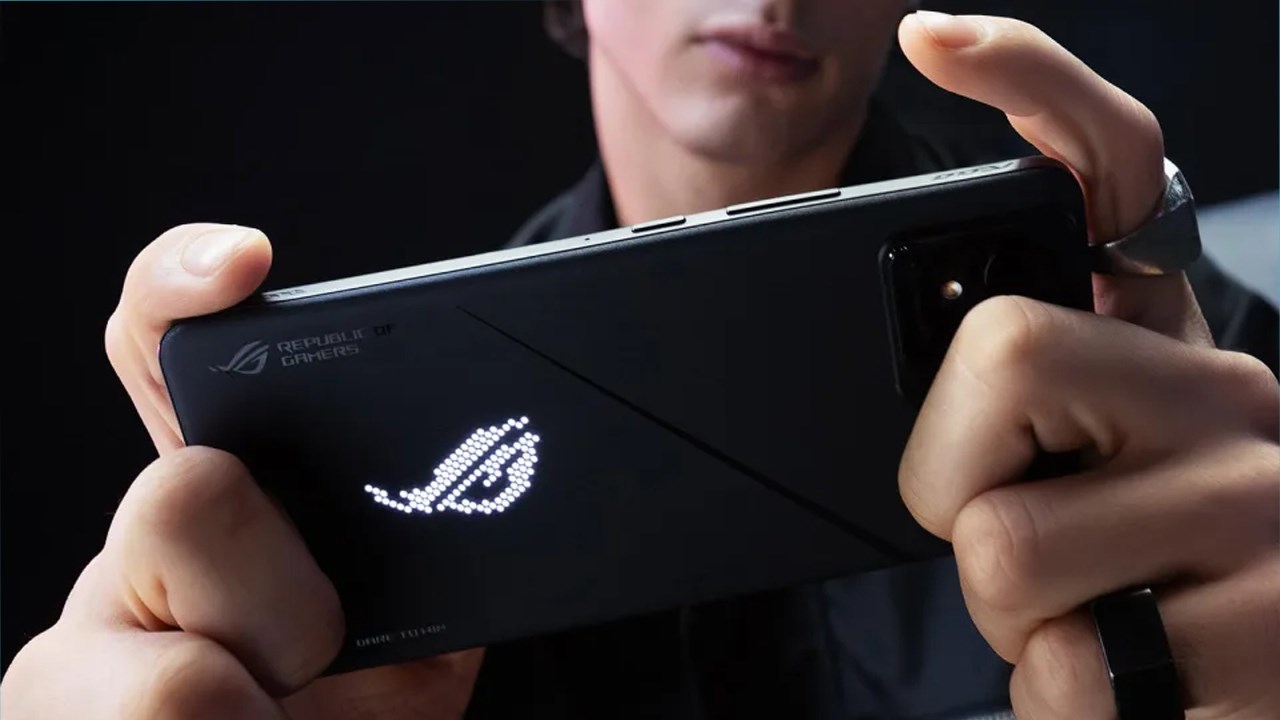 ASUS ROG Phone 8 mới là sự kết hợp hoàn hảo giữa hiệu năng và camera ASUS ROG Phone 8 mới là sự kết hợp hoàn hảo giữa hiệu năng và camera