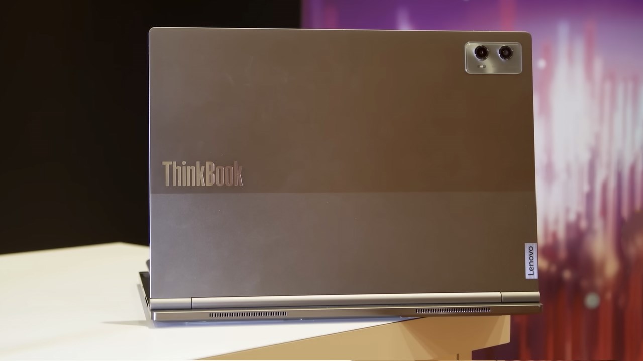 Mặt sau của Lenovo ThinkBook Plus Gen 5 Hybrid được trang bị camera kép với độ phân giải 13 MP và 5 MP