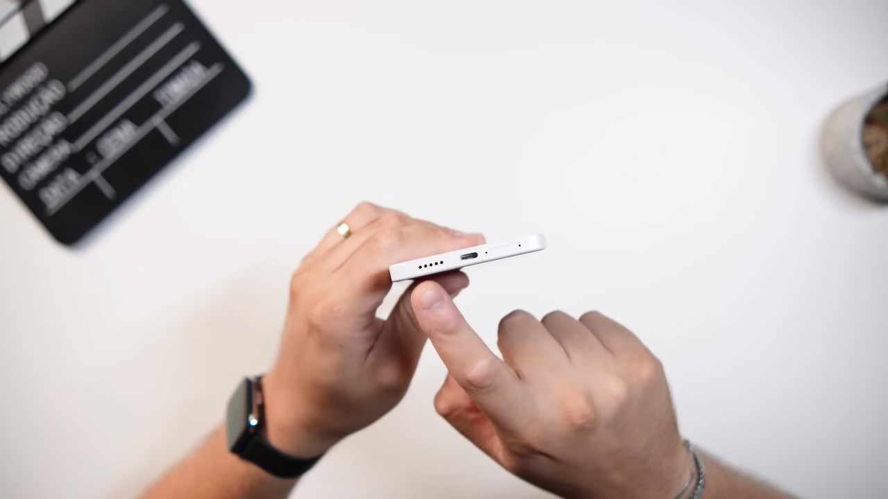 Cạnh dưới của POCO X6 5G Cạnh dưới của POCO X6 5G