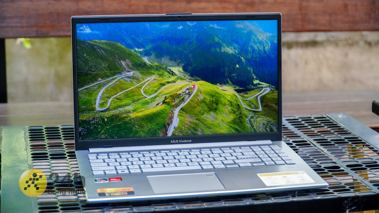 Màn hình ASUS Vivobook 15 Pro 5G được trang bị màn hình lớn và chất lượng hiển thị tốt. Màn hình ASUS Vivobook 15 Pro 5G được trang bị màn hình lớn và chất lượng hiển thị tốt.