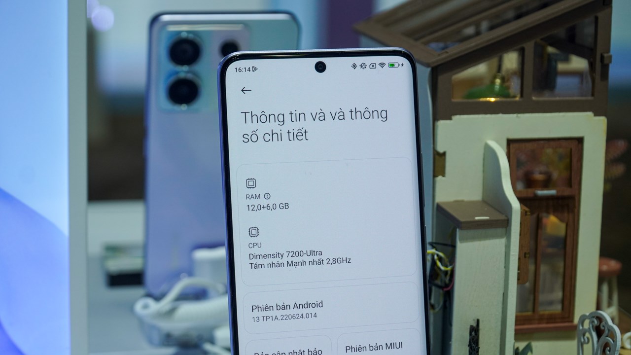 Redmi Note 13 Pro+ 5G còn được trang bị dung lượng RAM 8 GB và 256 GB bộ nhớ trong.