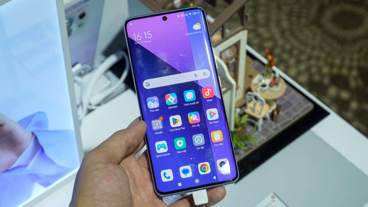 Màn hình Redmi Note 13 Pro+ 5G không chỉ có kích thước lớn, mà chất lượng hiển thị cũng rất tốt.