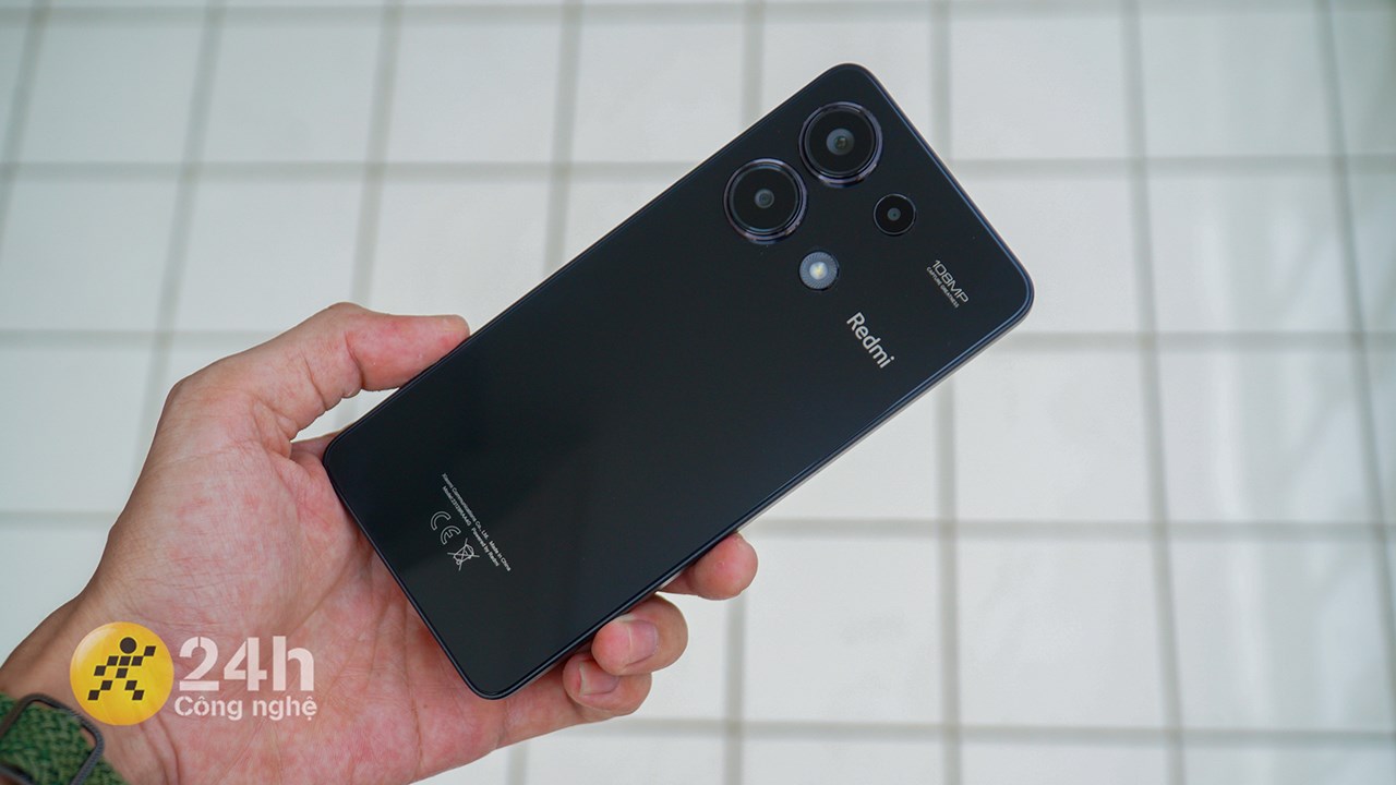 Thay điện thoại Xiaomi mới giá cực rẻ giảm đến 5.4 triệu đồng